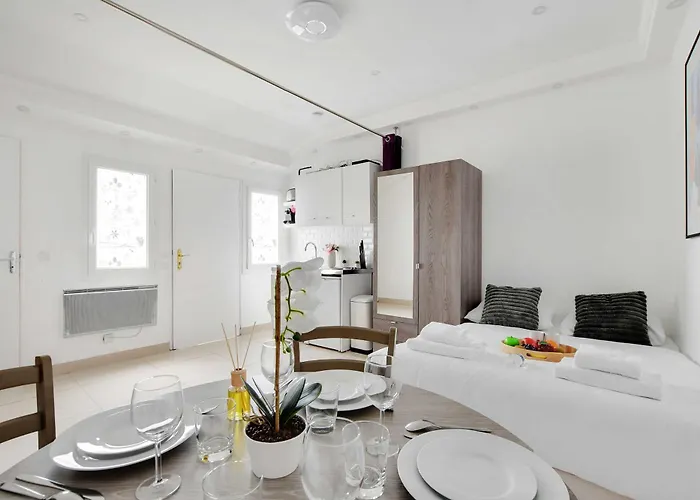 Charming For 2 - Near Voltaire & 11th Arr Town Hall,