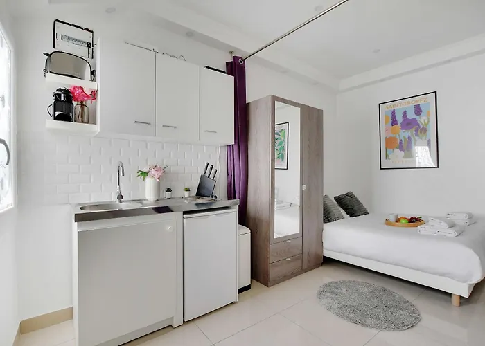 Charming For 2 - Near Voltaire & 11th Arr Town Hall, Apartmán