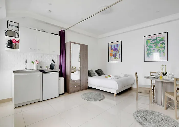 Charming For 2 - Near Voltaire & 11th Arr Town Hall, Apartmán Paříž