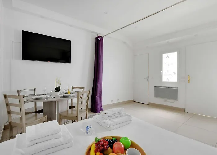 Apartamento Charming For 2 - Near Voltaire & 11th Arr Town Hall, Paris